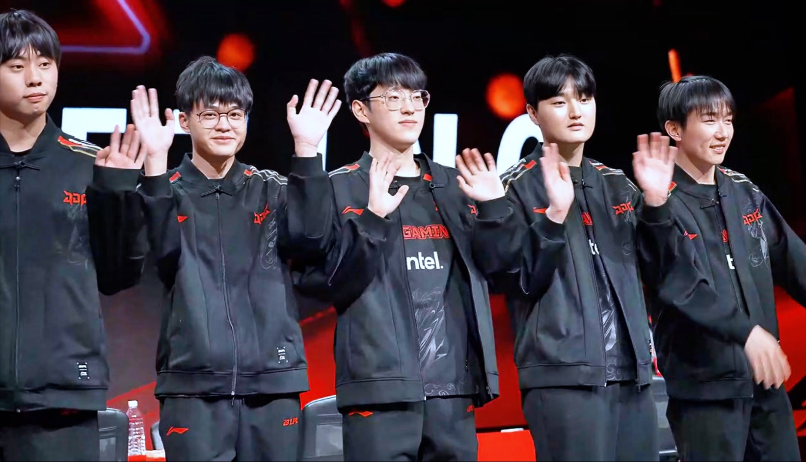 九游(中国)Scout新星爆冷表现突出，切尔西前途光明！全场沸腾不已的简单介绍