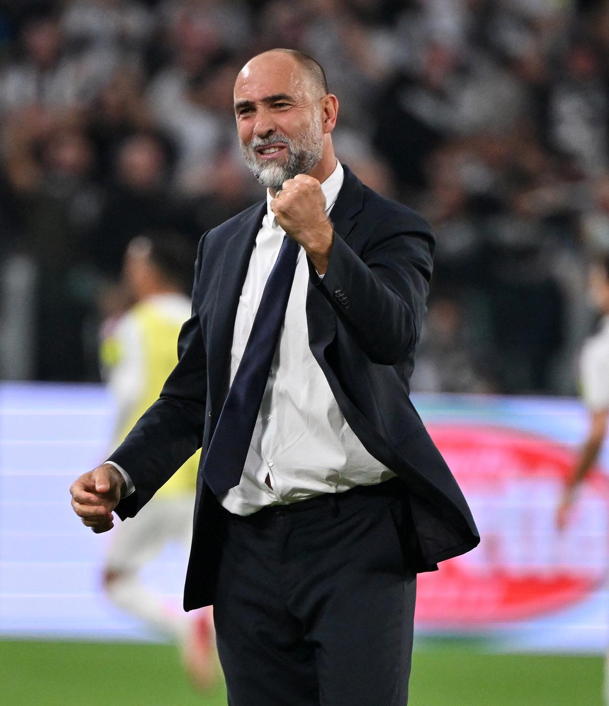 九游一站式平台离谱！尤文图斯今晨遗憾出局尤文图斯围绕意甲篮板制胜，集结日尤文图斯战术微调的简单介绍